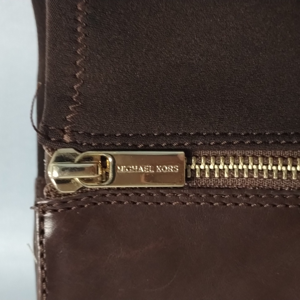 Michael Kors Elegant Brown Knee-High Boots - Picture 4 of 8